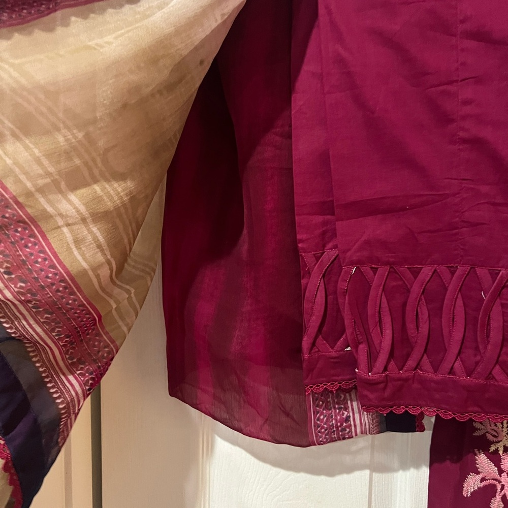 Pakistani Indian Designer Wear Summer Lawn - image 7